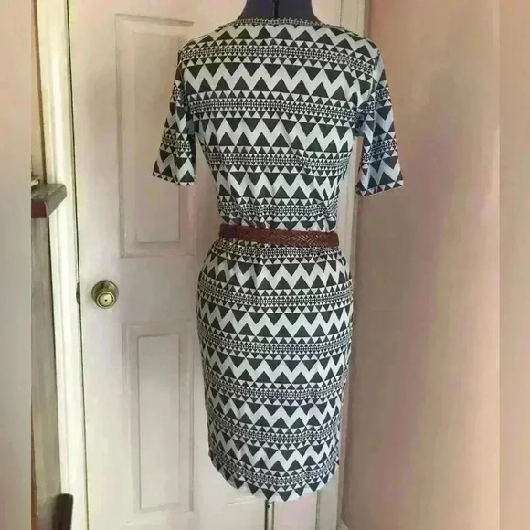 Lularoe Black gray chevron geometric dress womens size medium - Picture 2 of 4